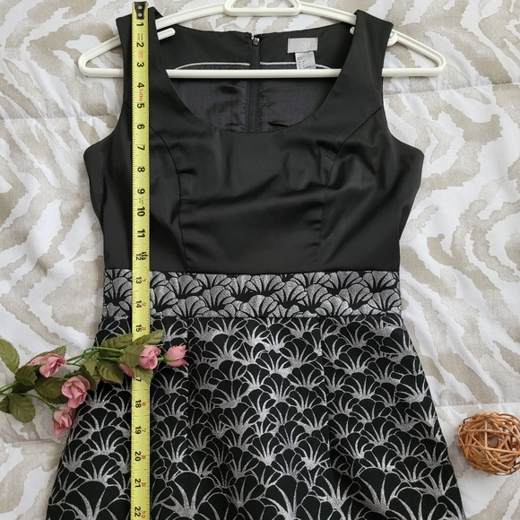 Size 4 - h&m - sleveless dress - black - Picture 7 of 16